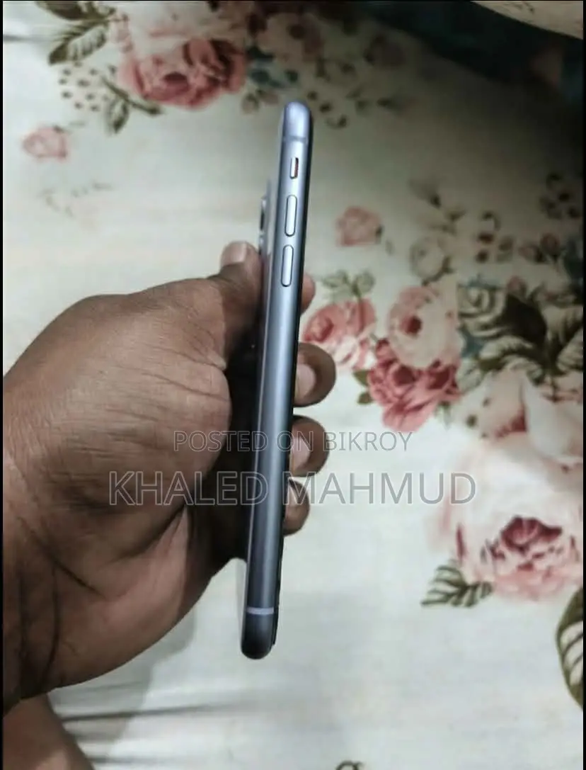 Apple iPhone 11 64gb (Used)