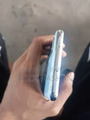 Samsung Galaxy S20 (Used)