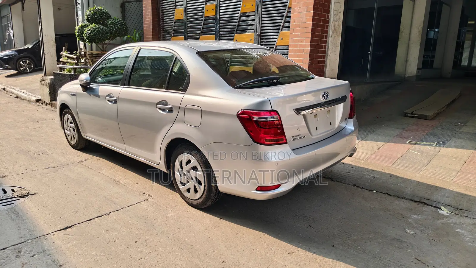টয়োটা এক্সিও হাইব্রিড ২০২০