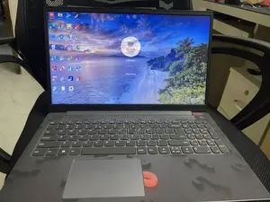 Lenovo Ideapad slim 3i (16/256)