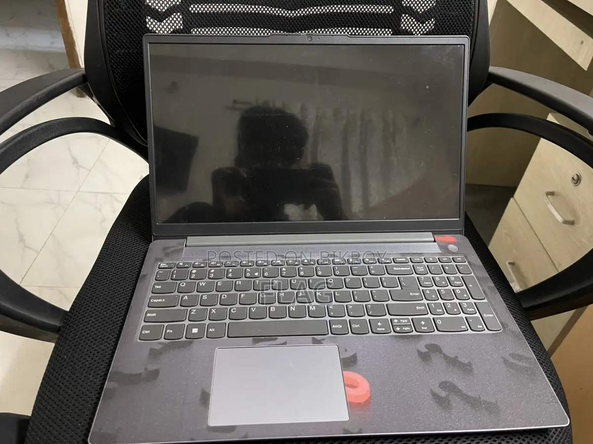 Lenovo Ideapad slim 3i (16/256)