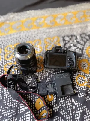 Canon 800d in Pristine Condition