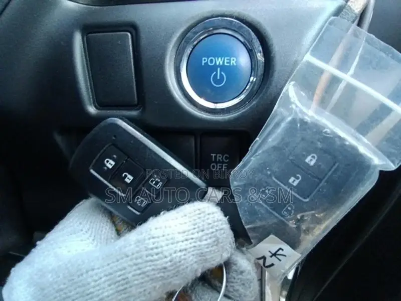 Toyota Esquire Hybrid Gi Premium 2021