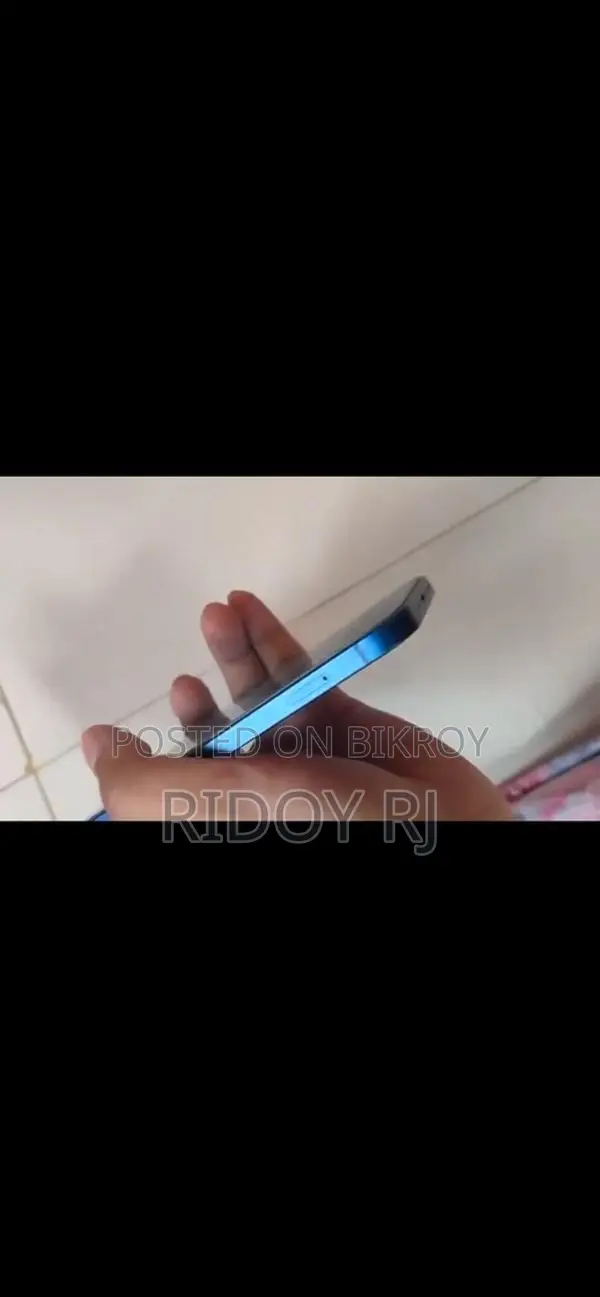 Apple iPhone 12 (Used)