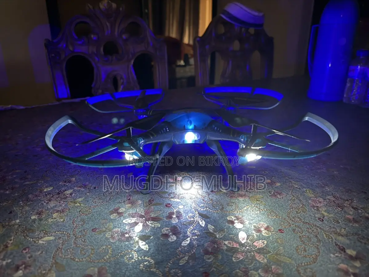 Max Gyro Quadcopter With Box.