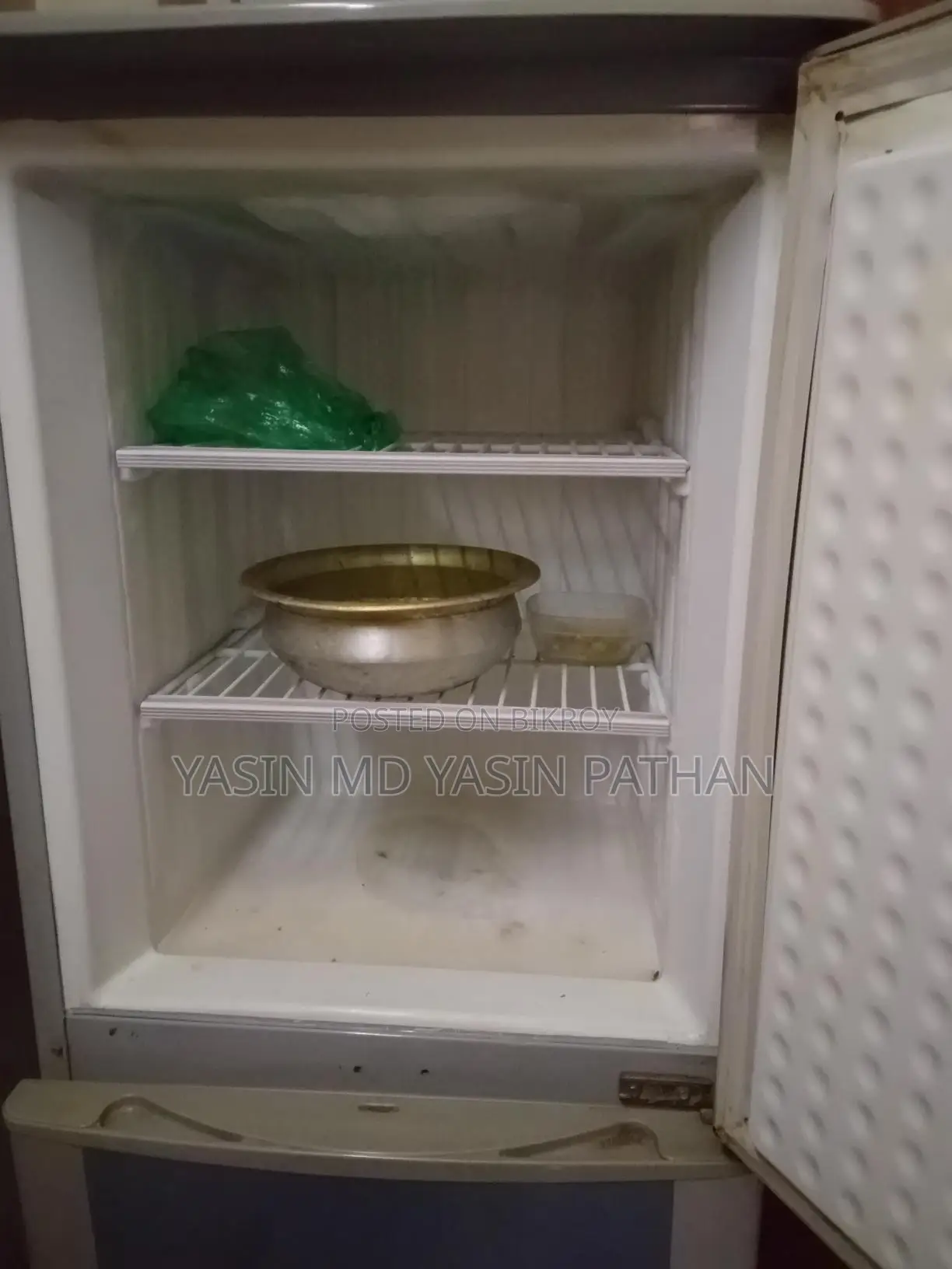 Walton fridge used for 2 years, fresh condition, everything original