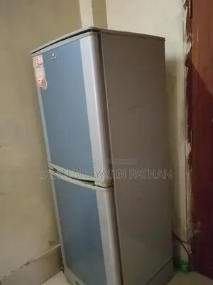Walton fridge used for 2 years, fresh condition, everything original