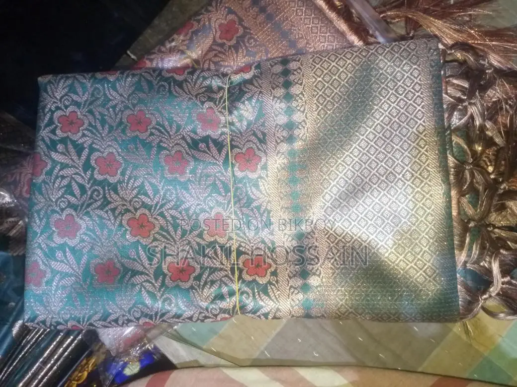 তাতের শাড়ি