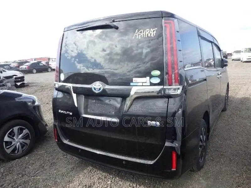 Toyota Esquire Hybrid Gi Premium 2021