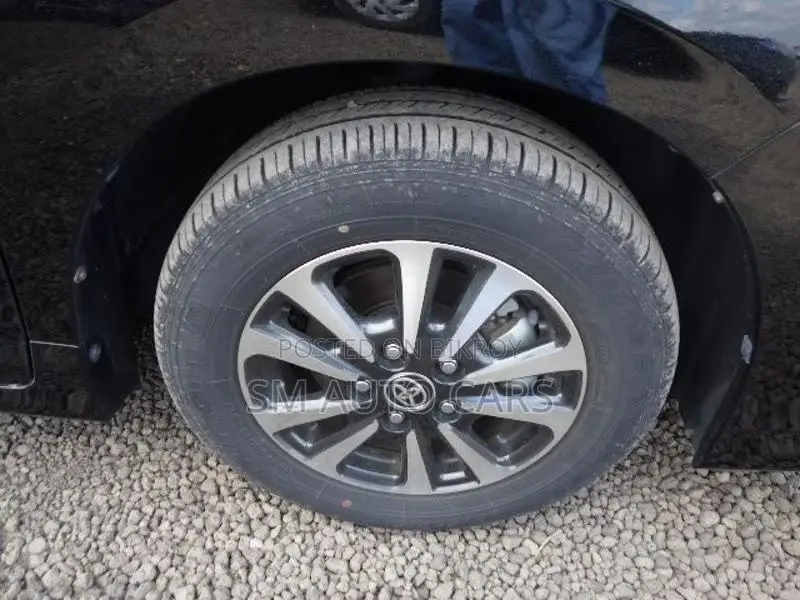 Toyota Esquire Hybrid Gi Premium 2021