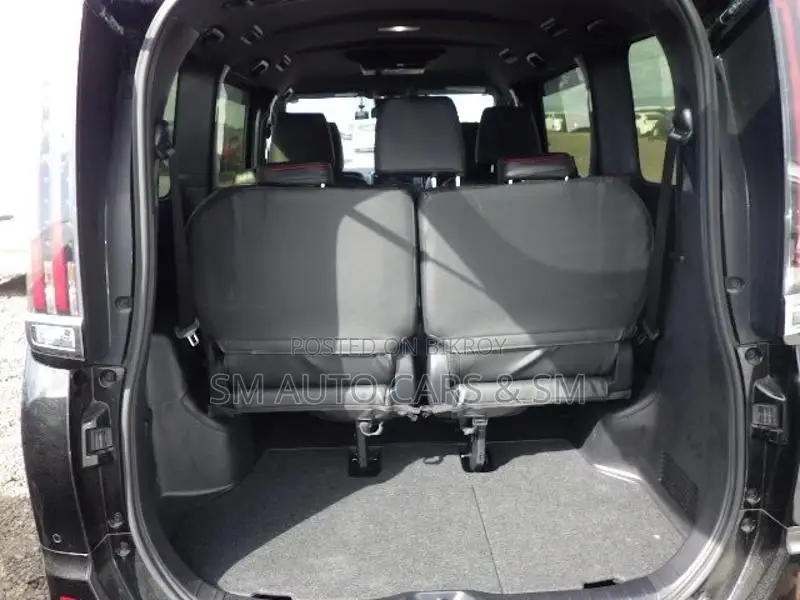 Toyota Esquire Hybrid Gi Premium 2021