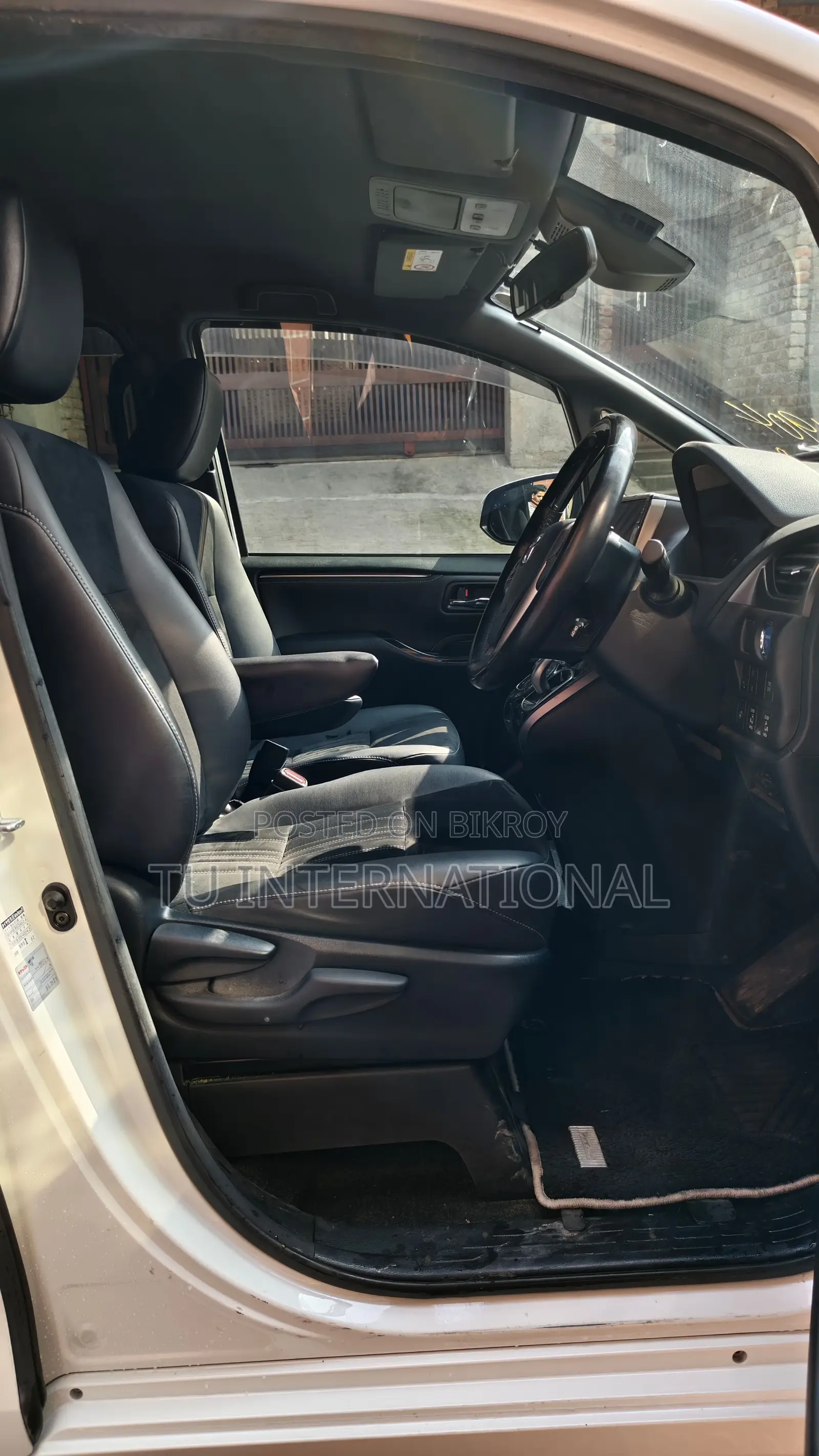 Toyota Esquire HYBRID-GI PREMIUM 2020