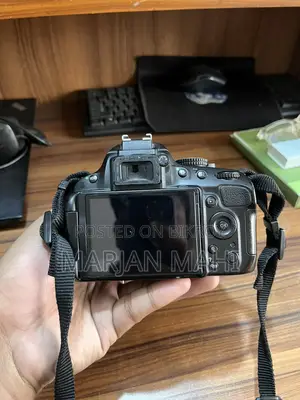 Nikon D5100 camera for sale