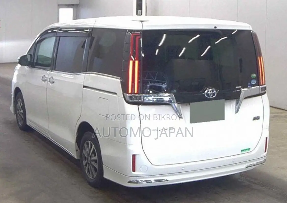 Toyota Esquire GI Leather 2020