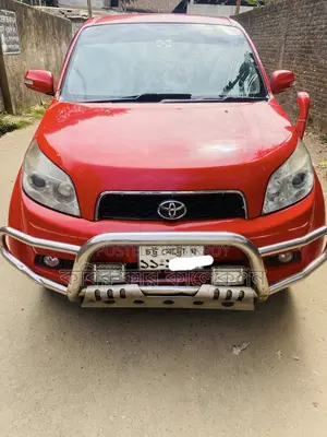 Toyota Rush red 2006