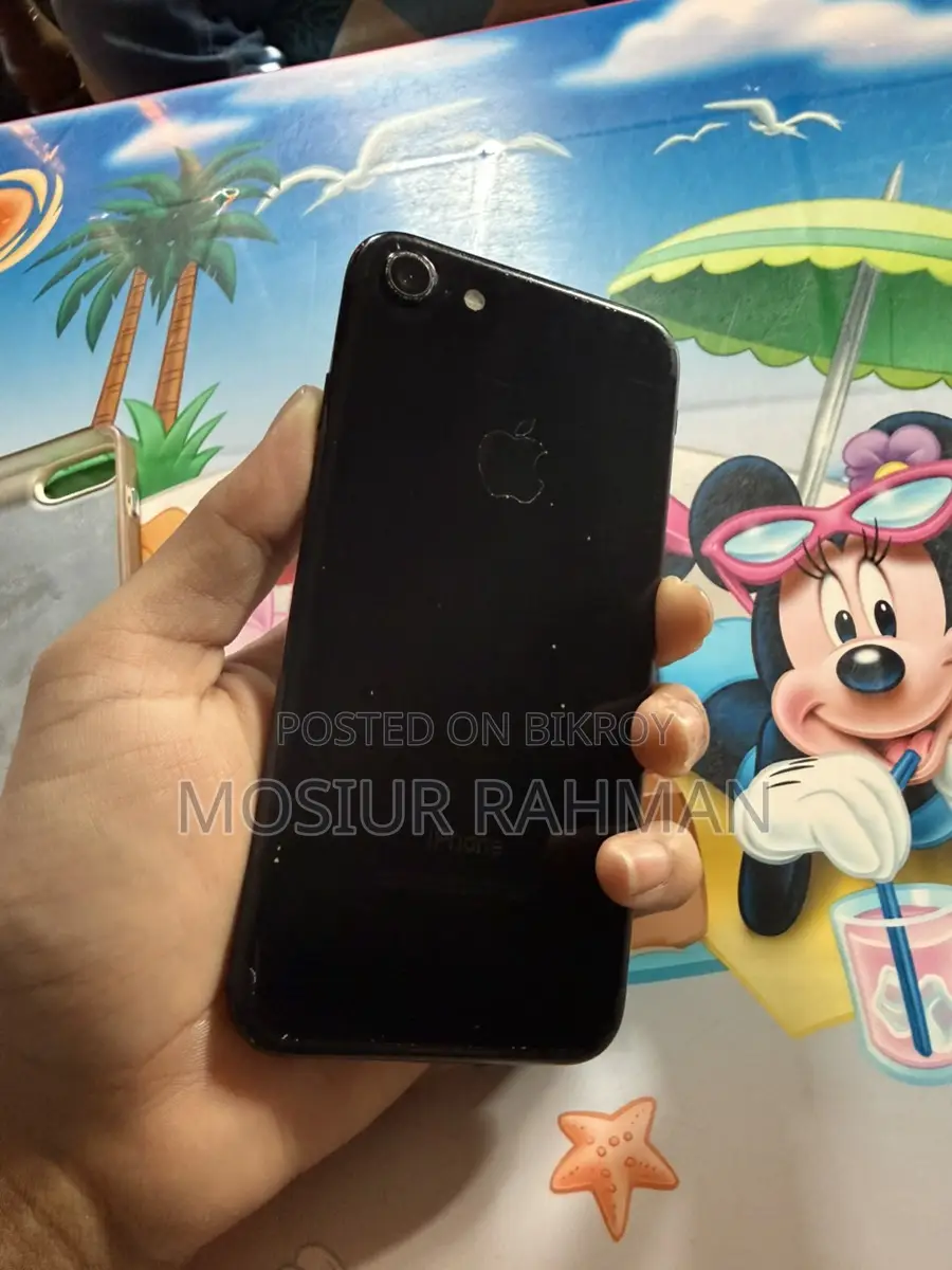Apple iPhone 7 . (Used)