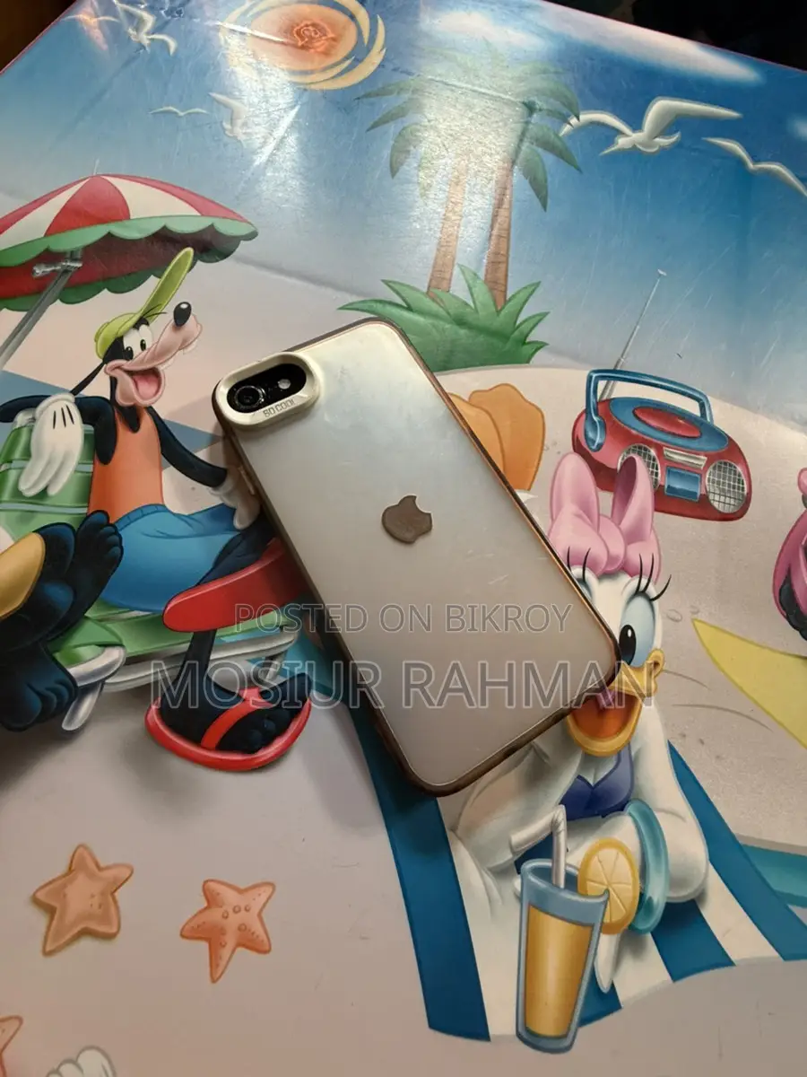 Apple iPhone 7 . (Used)