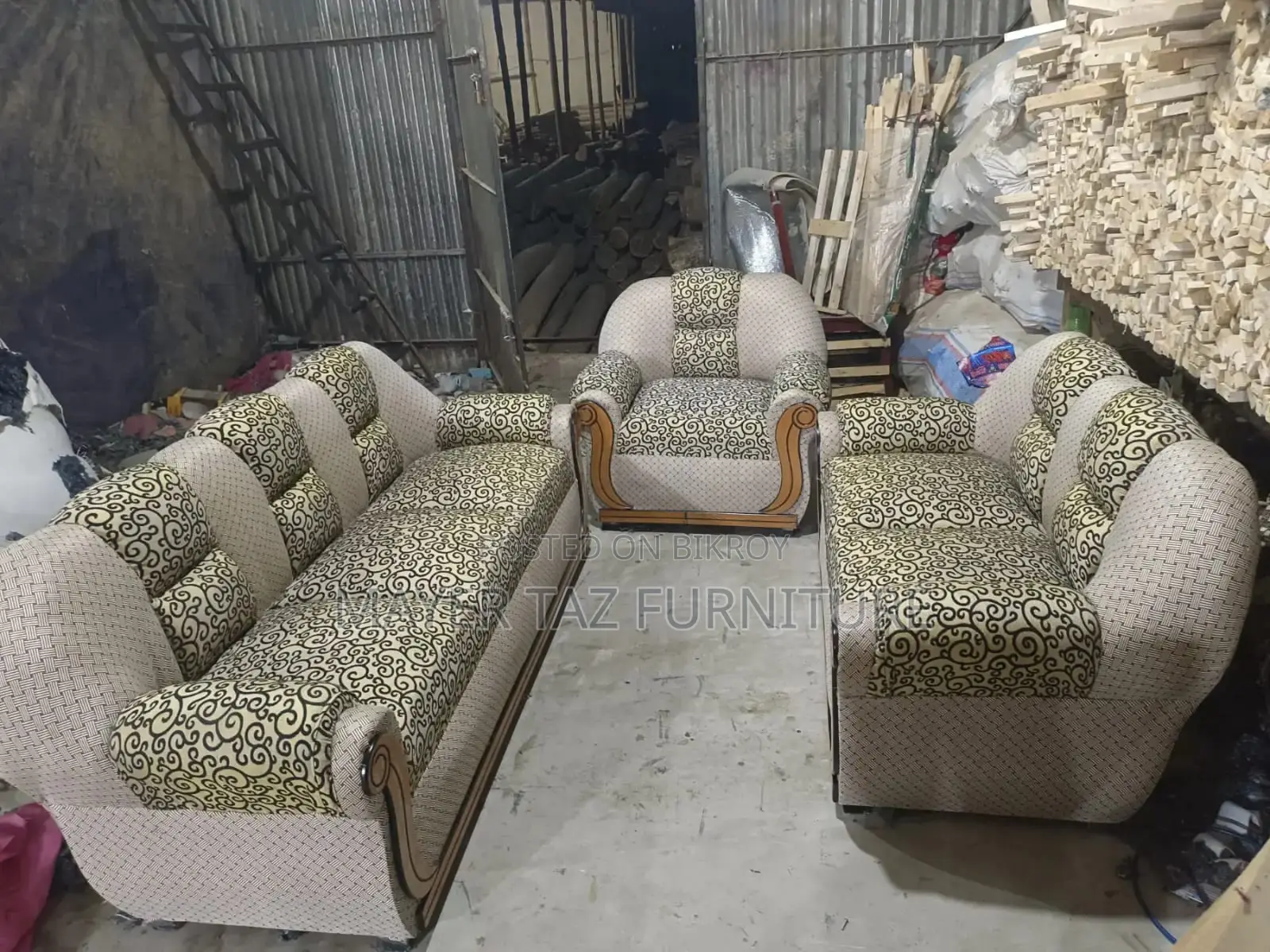 Buy sofas directly from the factory at wholesale rates.