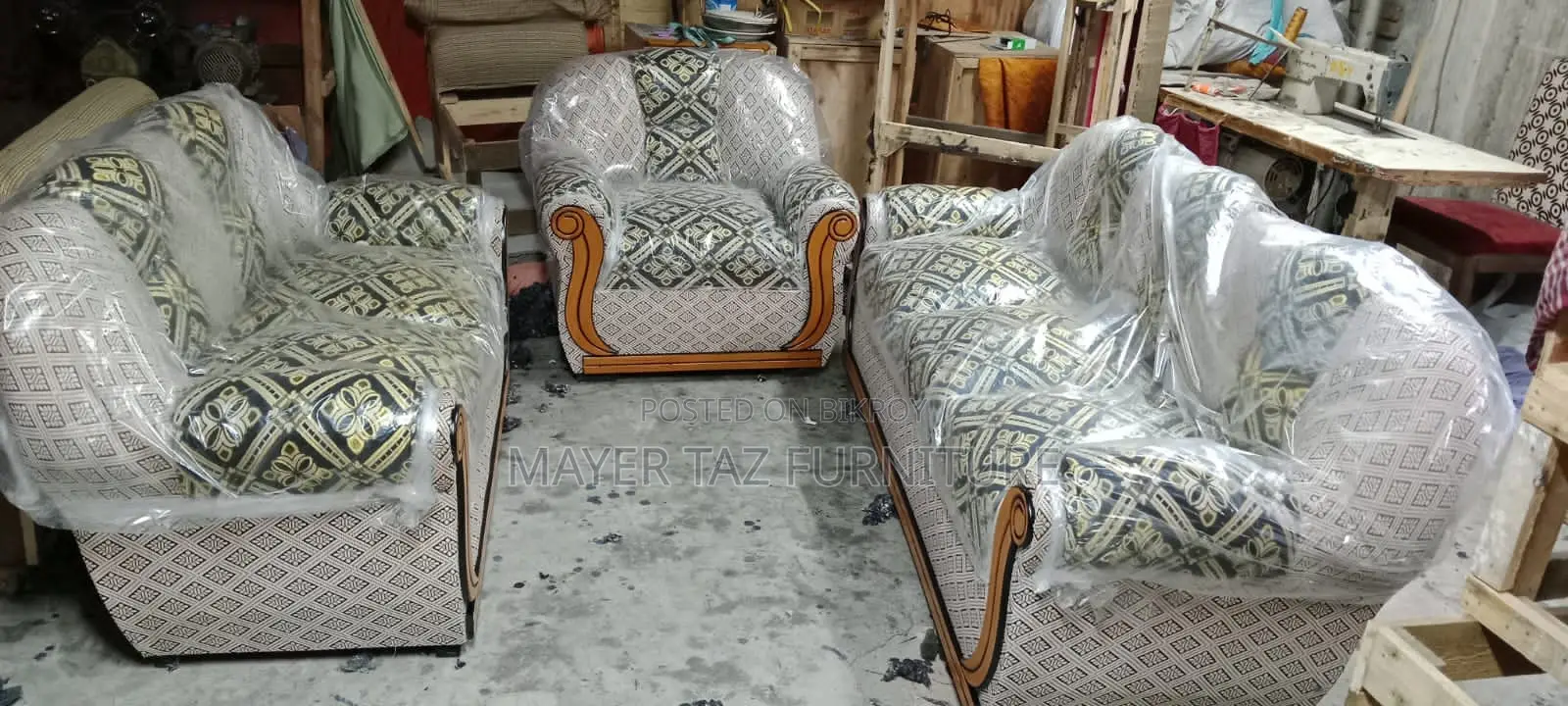Buy sofas directly from the factory at wholesale rates.