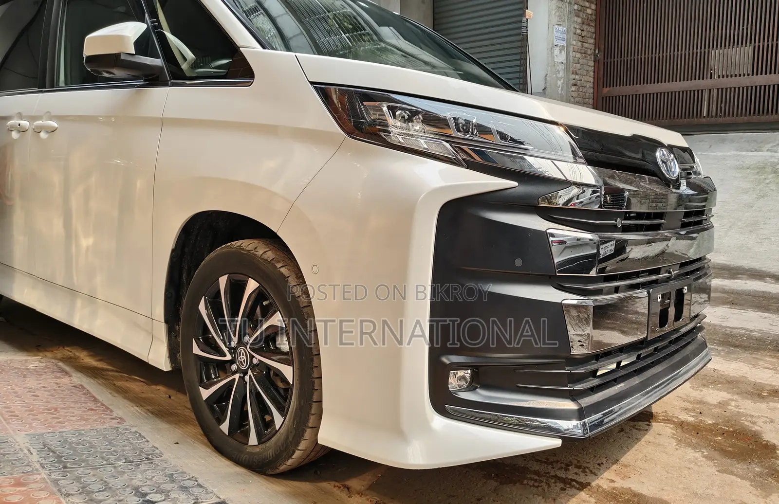 Toyota Noah NEW SHAPE SZ 2022
