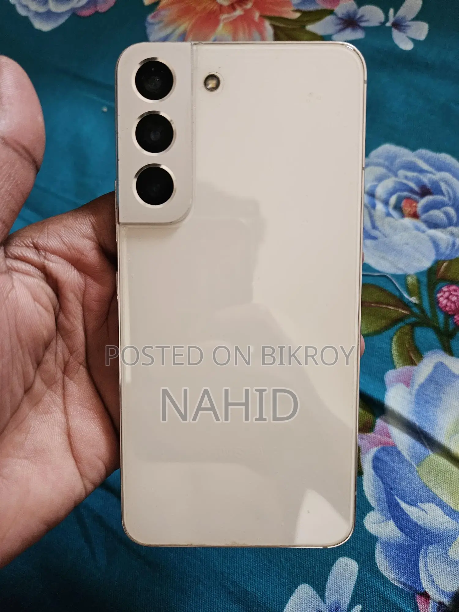 Samsung Galaxy S22 . (Used)