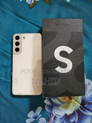 Samsung Galaxy S22 . (Used)