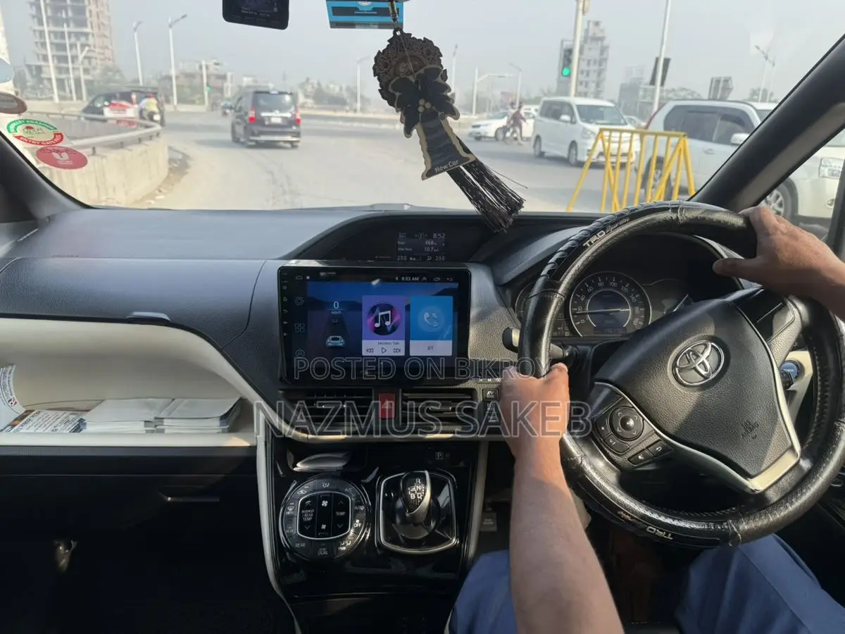 Toyota Noah 2017
