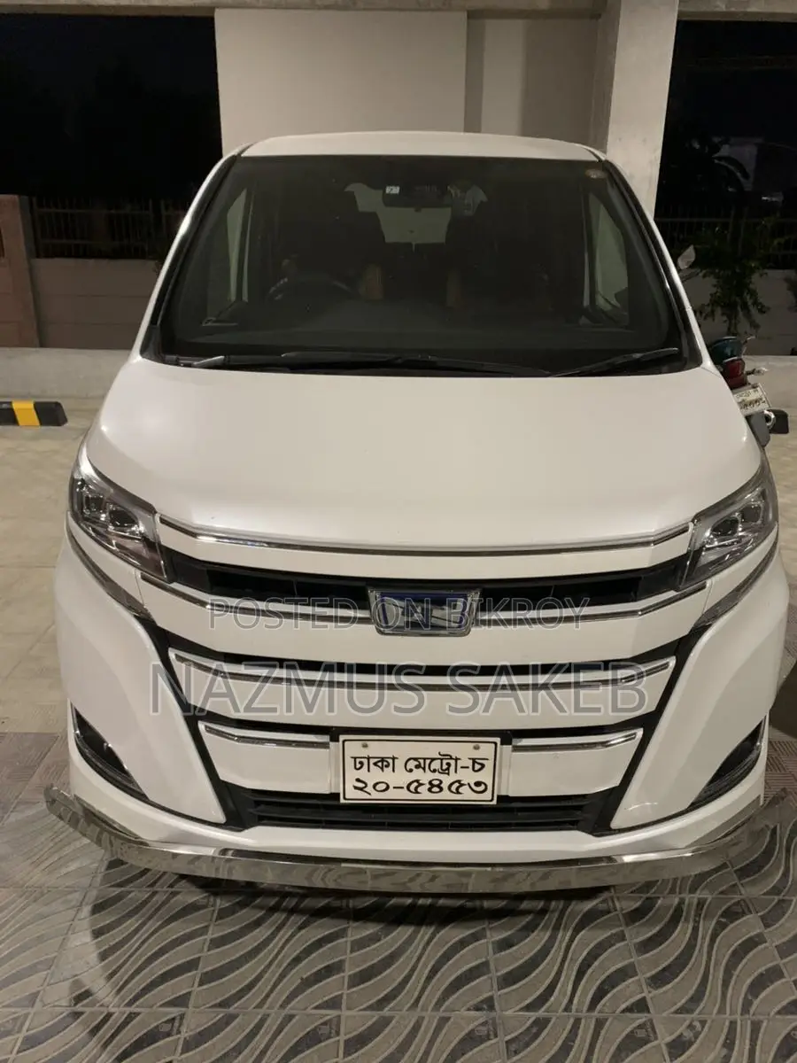 Toyota Noah 2017