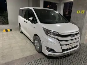Toyota Noah 2017