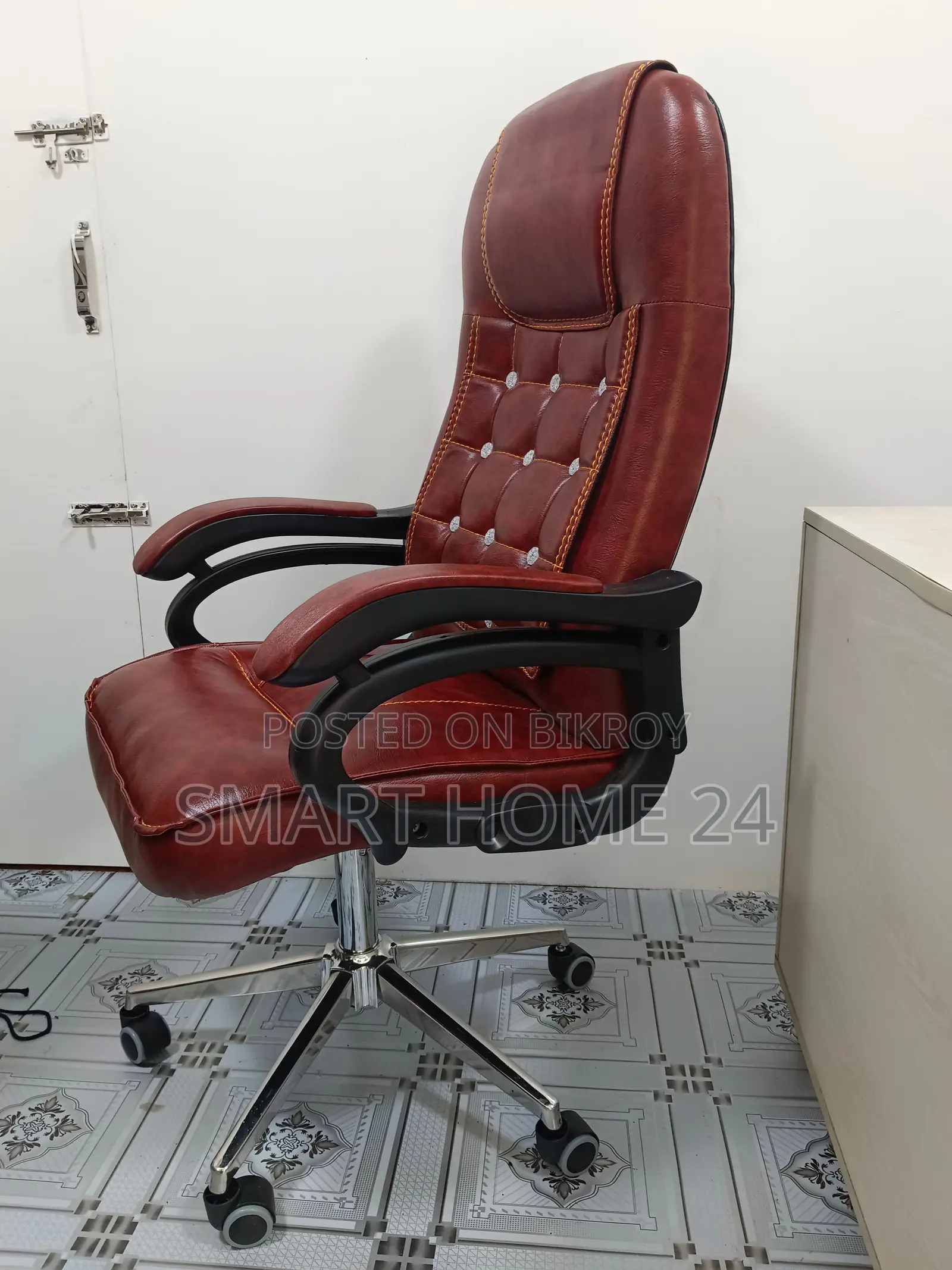 প্রিমিয়াম অফিস চেয়ার–এলিগ্যান্ট ডিজাইন, সর্বোচ্চ আরাম ও টেকসই মান