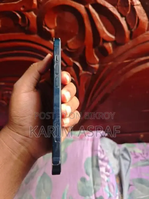 Apple iPhone 13 (Used)