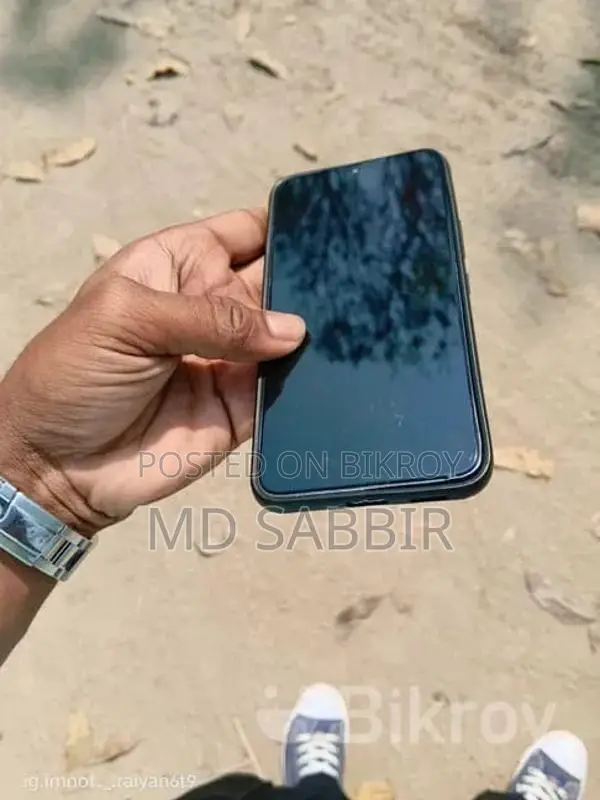 Samsung Galaxy S22 (Used)