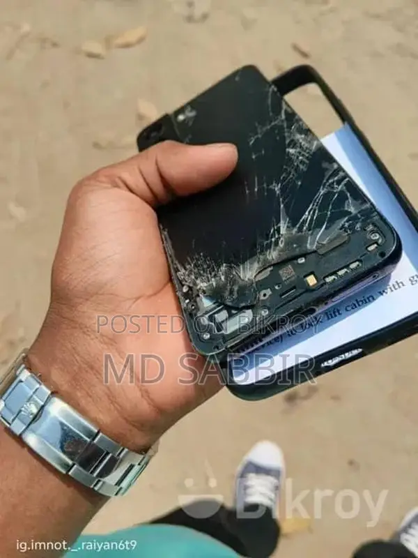 Samsung Galaxy S22 (Used)