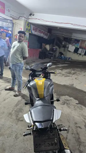 Yamaha FZS V3 সুপার ফ্রেশ 2018