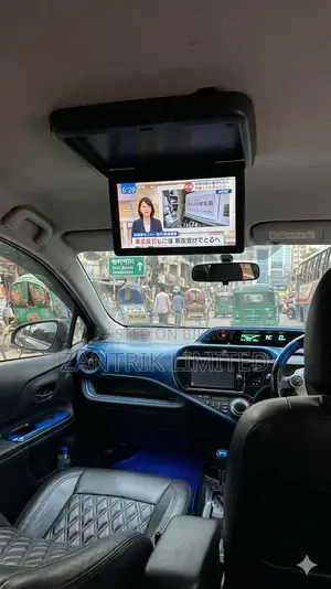 টয়োটা অ্যাকুয়া ২০১৩ গ্রে