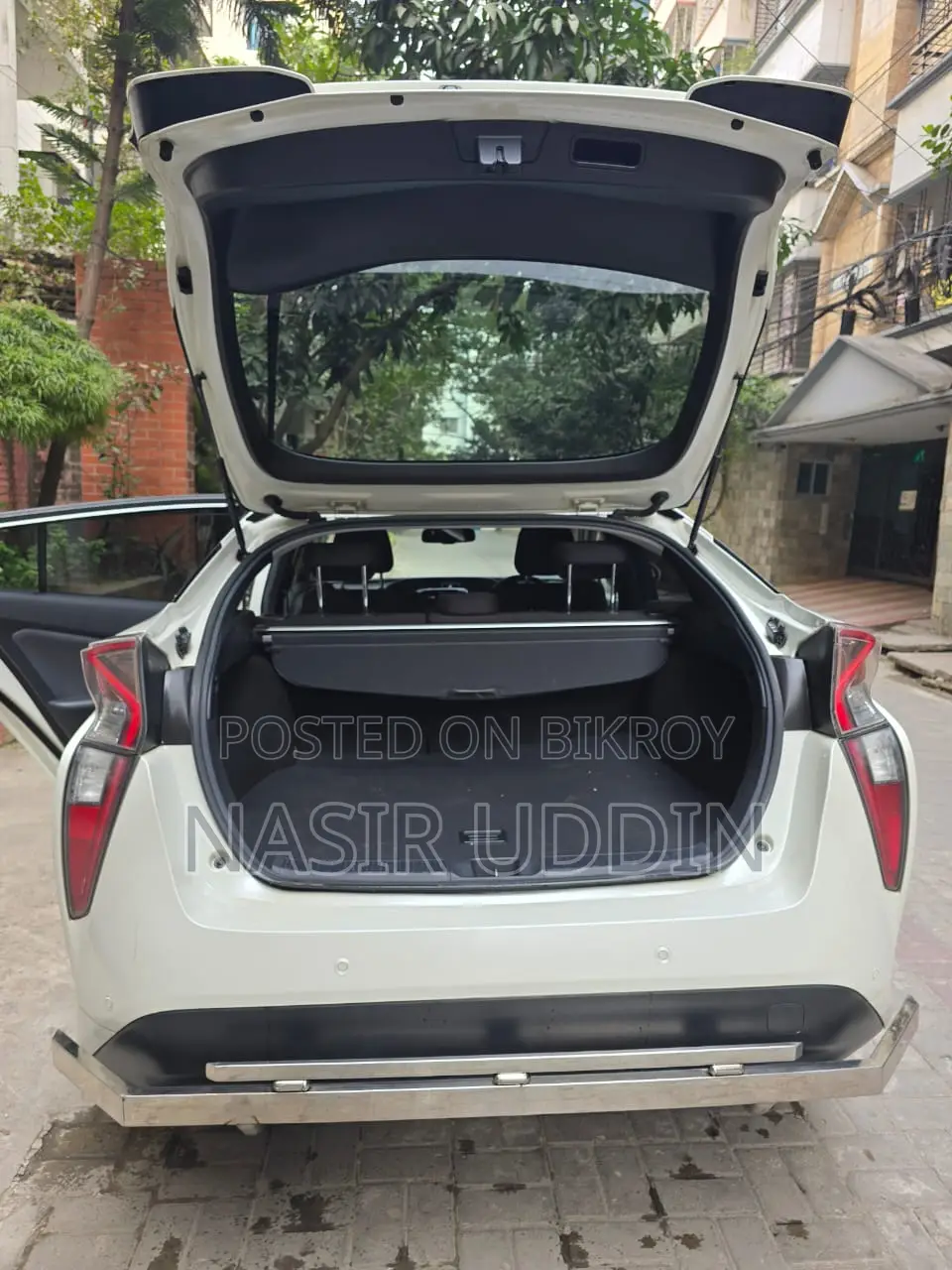 Toyota Prius S Safety Plus 2017