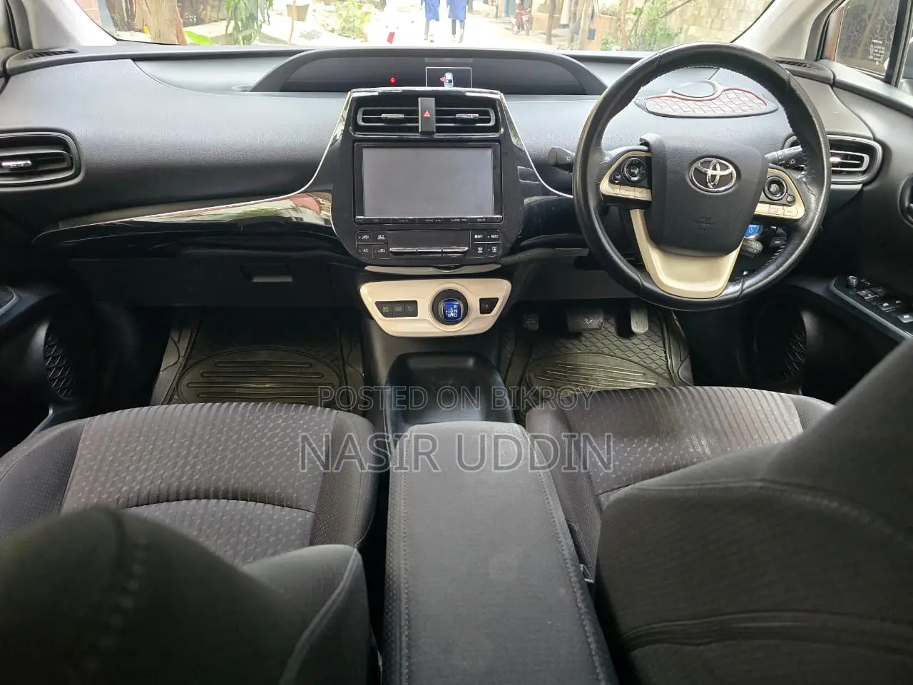 Toyota Prius S Safety Plus 2017