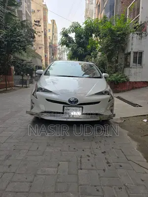 Toyota Prius S Safety Plus 2017