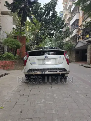 Toyota Prius S Safety Plus 2017