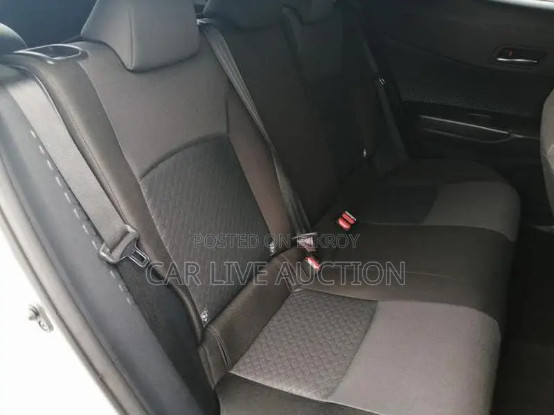 Toyota C-HR Hybrid S Package 2021