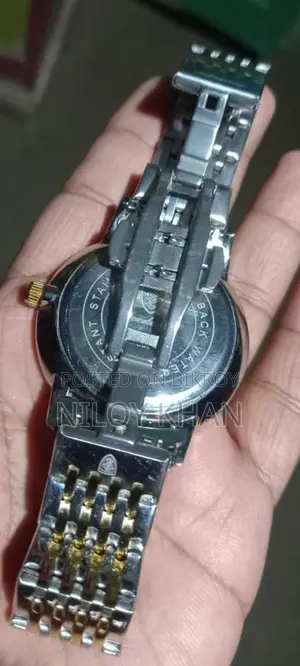 ঘড়ি বিক্রি করব