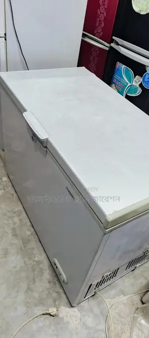 একটি ২৮৫ লিটার ডিপ ফ্রিজ বিক্রি করা হবে