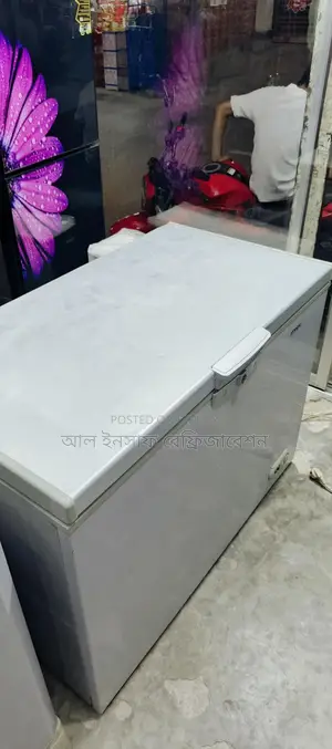 একটি ২৮৫ লিটার ডিপ ফ্রিজ বিক্রি করা হবে