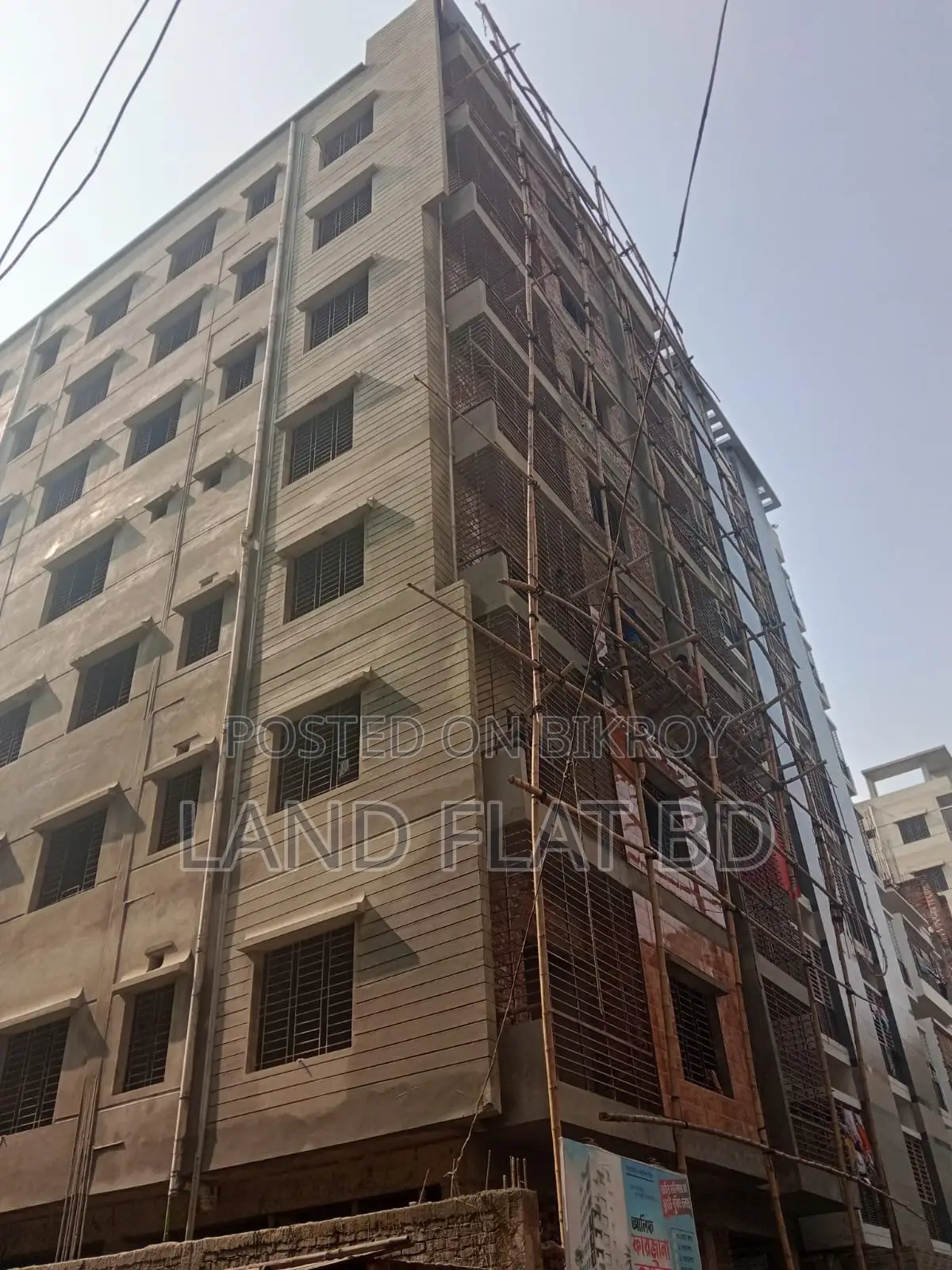 1060 SFT @ FUTURE TOWN READY FLAT SALE NORTH FACING.