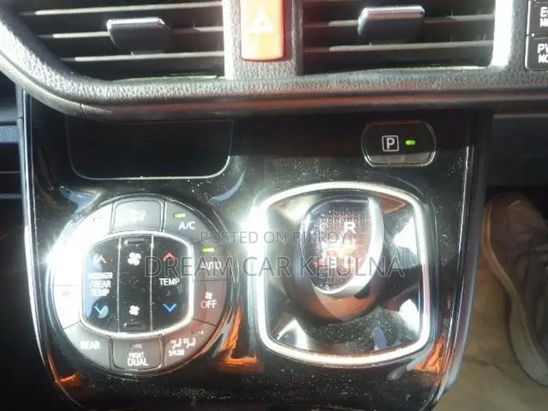 Toyota Noah SIWXB Hybrid 2021
