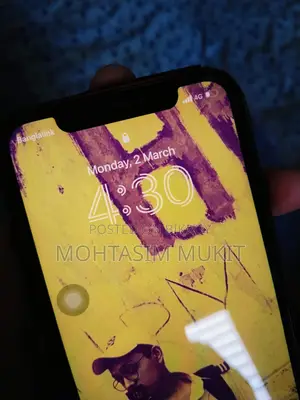 Apple iPhone XR . (Used)
