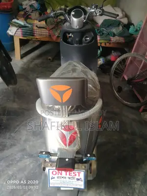Yadea M6 2025