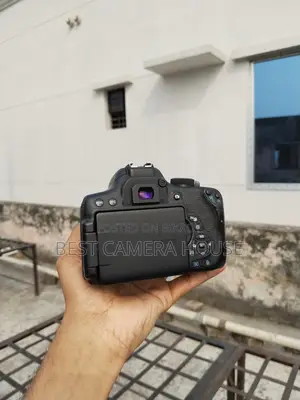 750d + 18-135mm STM, with shadow