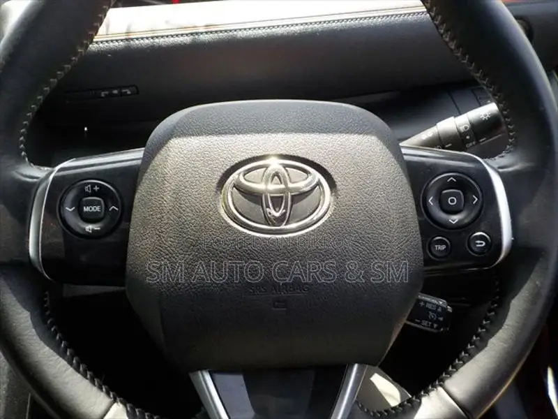 Toyota Sienta Hybrid G Red Wine 2020