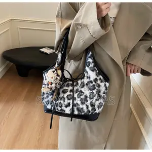 Korean Style Retro Plush Leopard Print Tote Commuter Underarm Bag